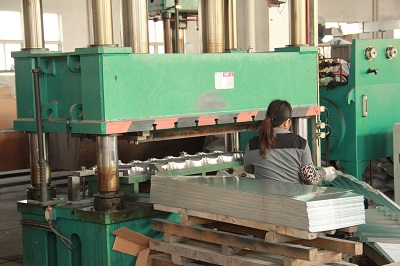 彩石金属瓦的生产发货流程