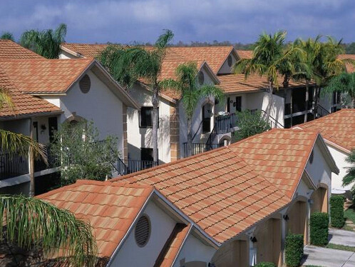 新农村安置房屋顶改造 坡面瓦翻新施工选用彩石瓦